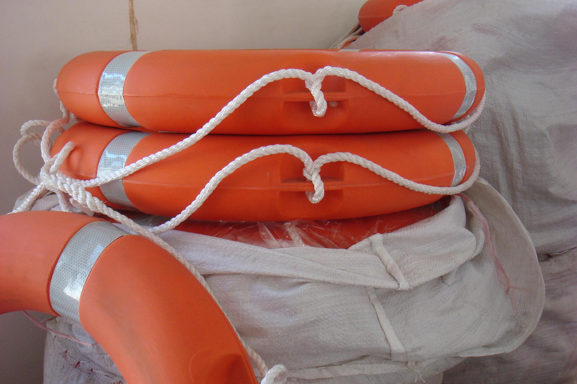 high_quality_orange_color_4_3kg_760mm_diameter_lifebuoy_solas_strong_style_color_b82220_marine_life_ring_strong_manufacturer