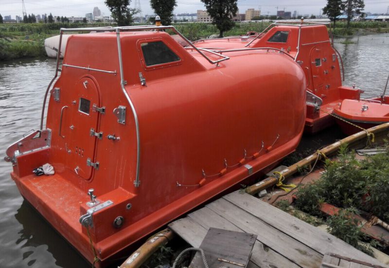 20 Person Marine Solas Fire Resistant Fireproof and Common Type Totally Enclosed Fiberglass Lifeboat Tanker Version with Class Approval Certificate